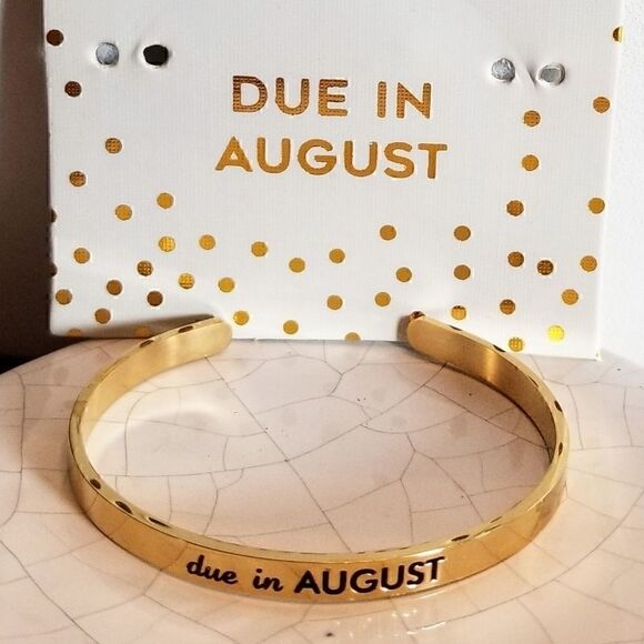 AUGUST Baby Soon To Be Mommy Due In Engraved Bracelet NEW - Picture 2 of 7